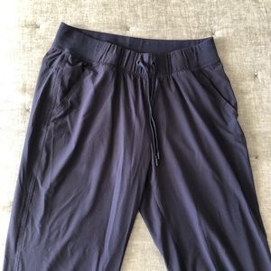 Women’s athletic pants